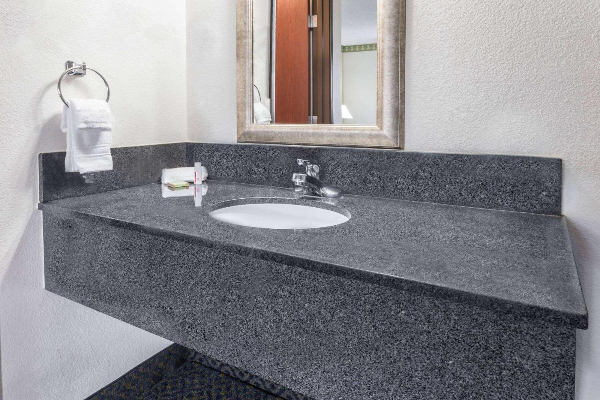 Super 8 By Wyndham Sacramento Ξενοδοχείο Carmichael Εξωτερικό φωτογραφία